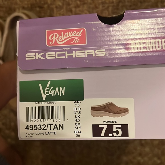 Sketchers 7.5 tan air cooled memory foam shoe worn only once - Picture 3 of 3